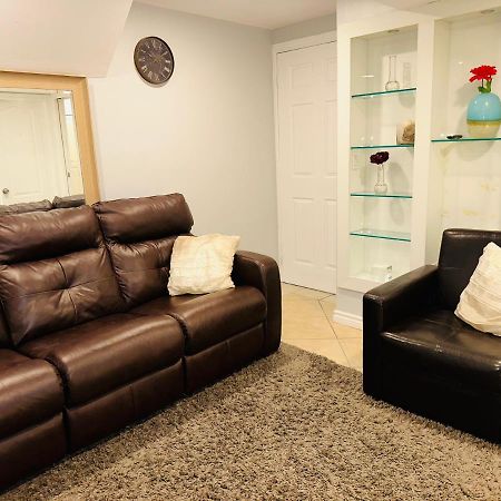Deluxe Double Room- Hazel Stays Миссиссага Экстерьер фото