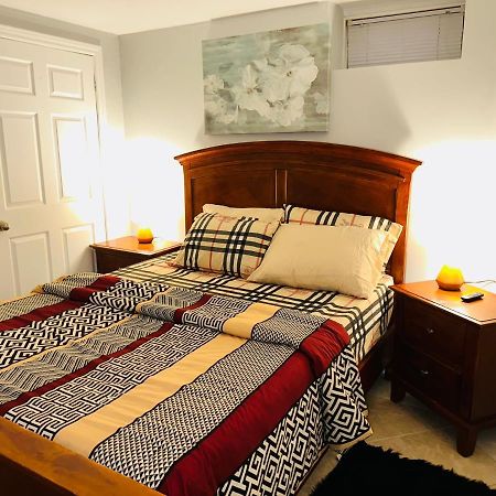 Deluxe Double Room- Hazel Stays Миссиссага Экстерьер фото
