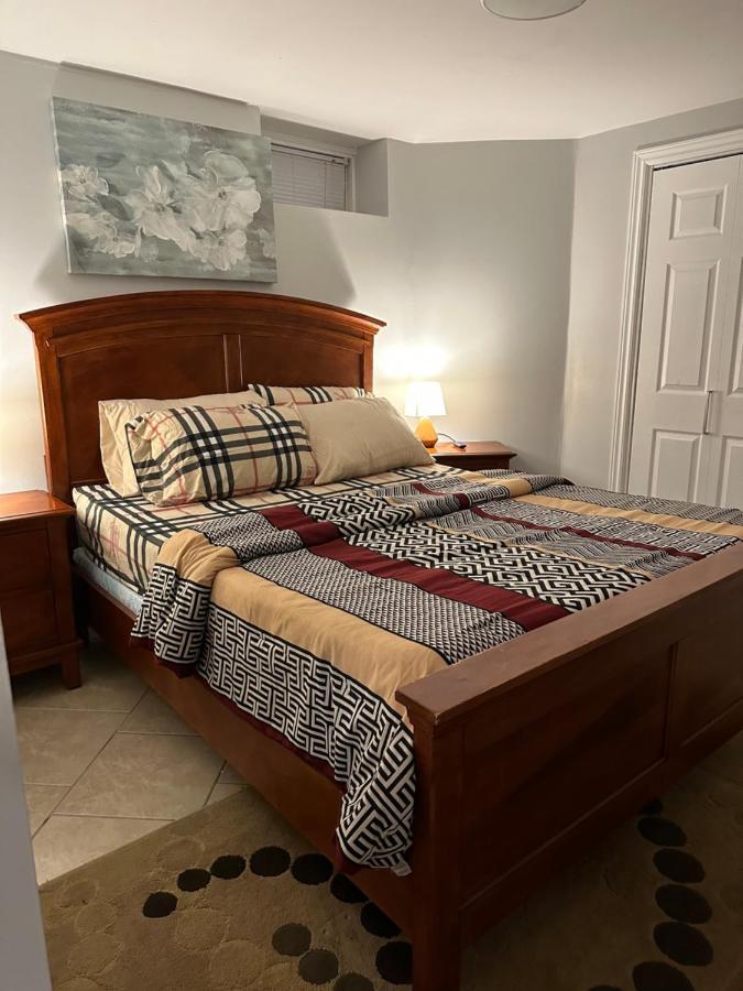 Deluxe Double Room- Hazel Stays Миссиссага Экстерьер фото